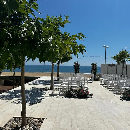 Coral Residences Sea View 16 *