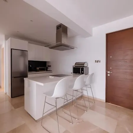 Coral Residences Sea View 16 *