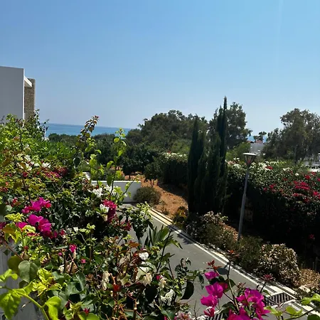 Coral Residences Sea View 16 * Peja